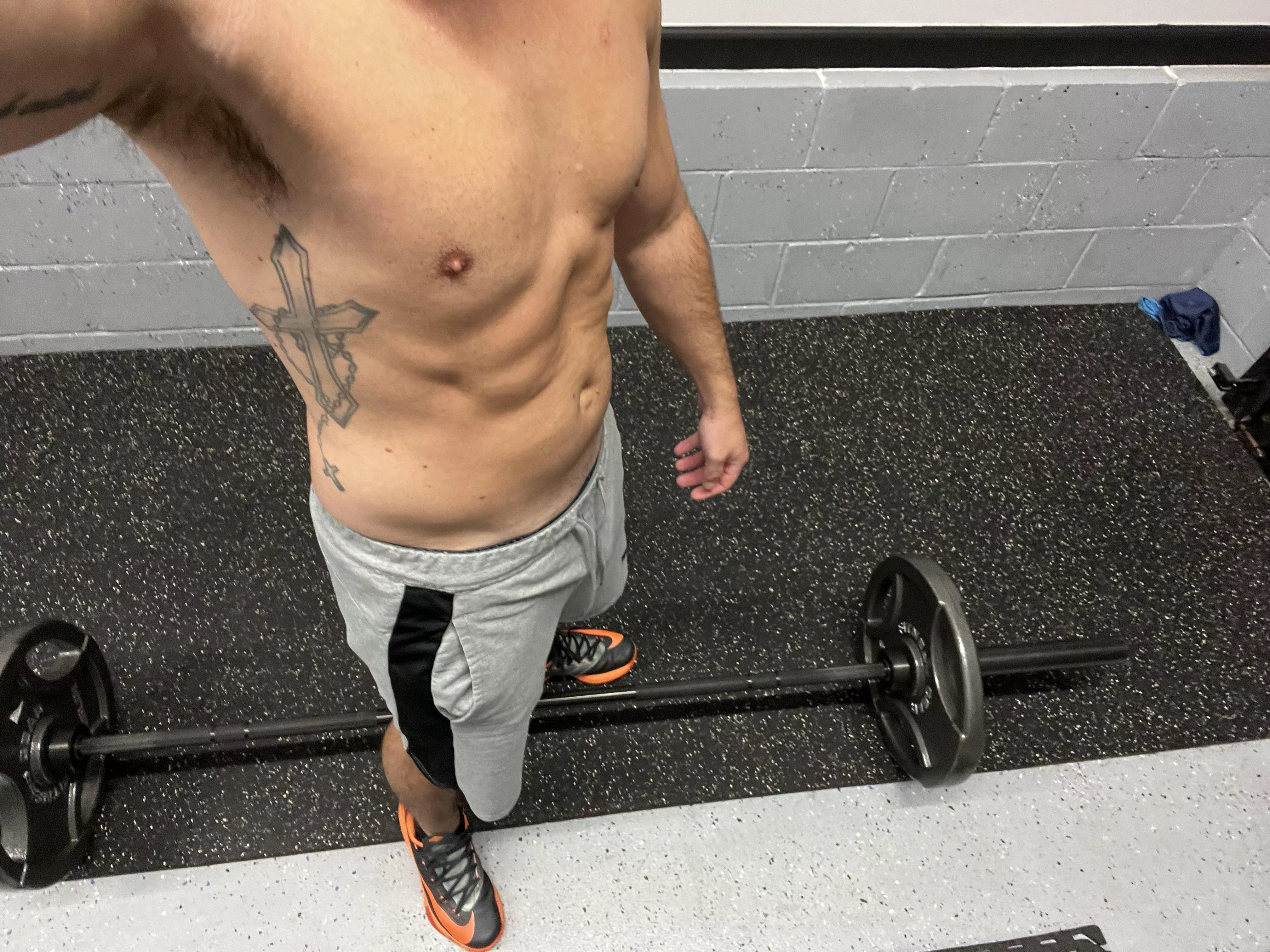 Mondays mean deadlifts 💪 posted by Fit_Advertising8975