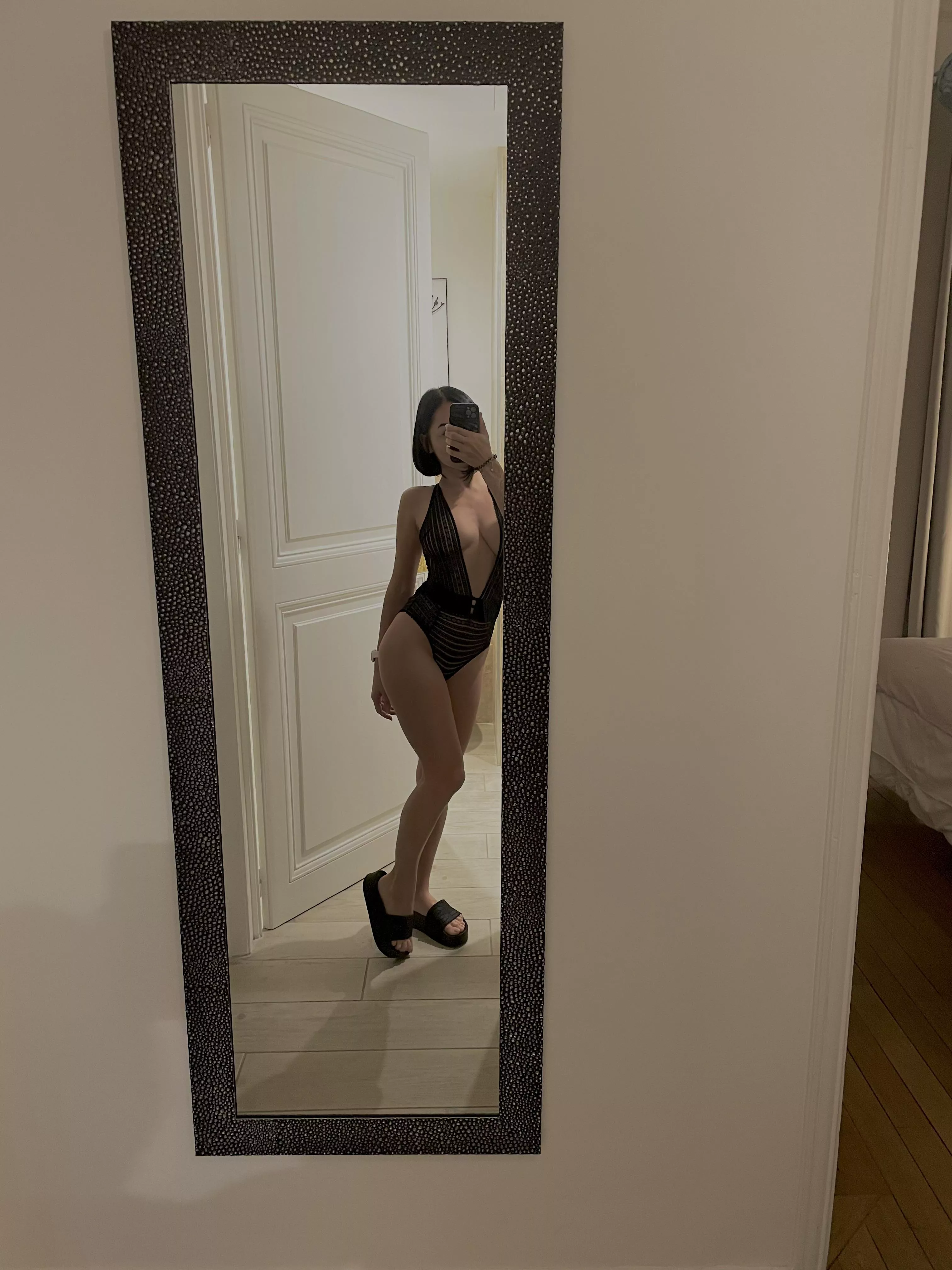 my body look sexy in this semi-darkness? posted by possiblySink89