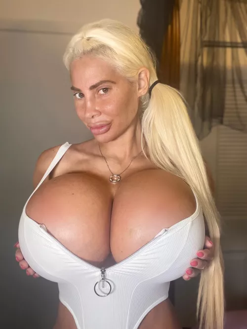 Skyler's new tits! 😍 by NewBimboSimp