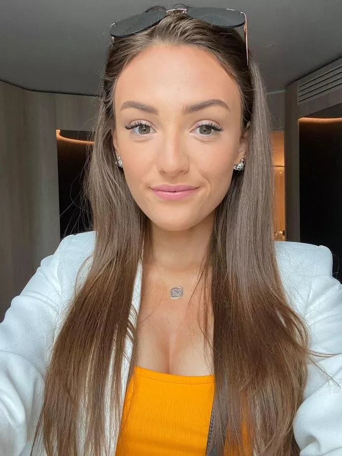 So beautiful (IUTR) posted by Dependent-Citron8619