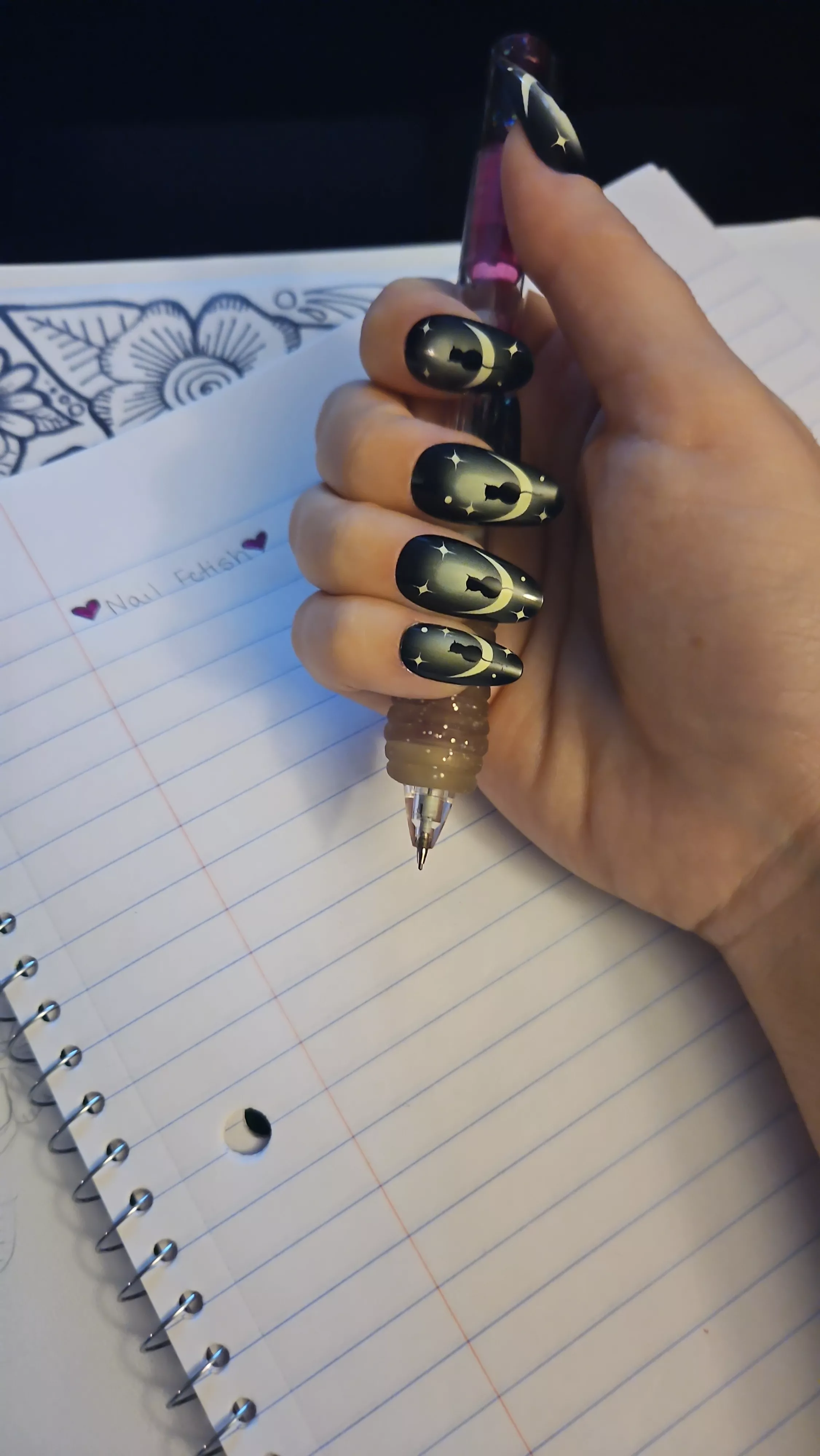 Spooky cat nails posted by xDixonCiderx