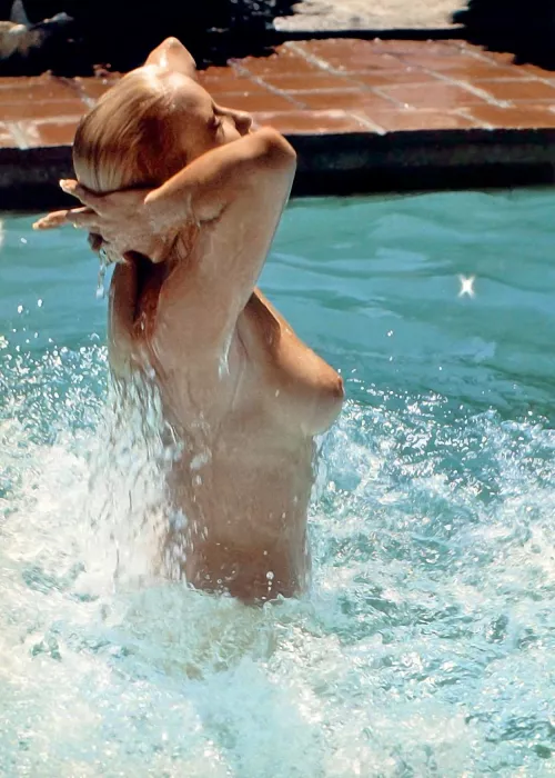 Suzanne Somers, from the pictorial 