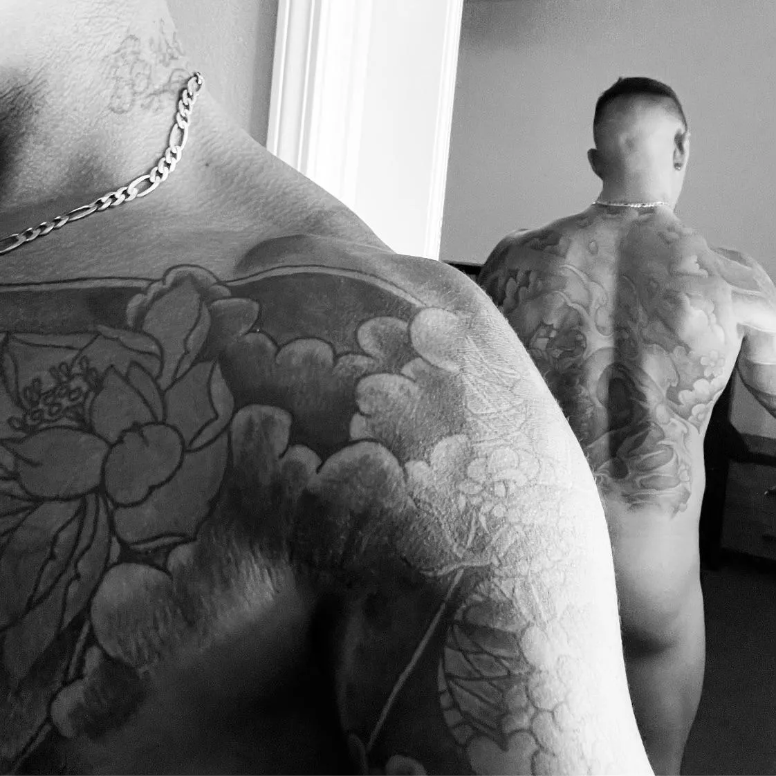 Who likes hot inked guys? 😏 posted by ThtGymDouche