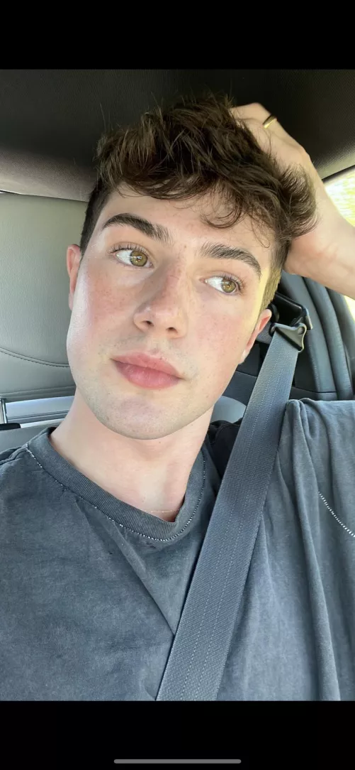 Who wants to hang out? Msg by liltampp