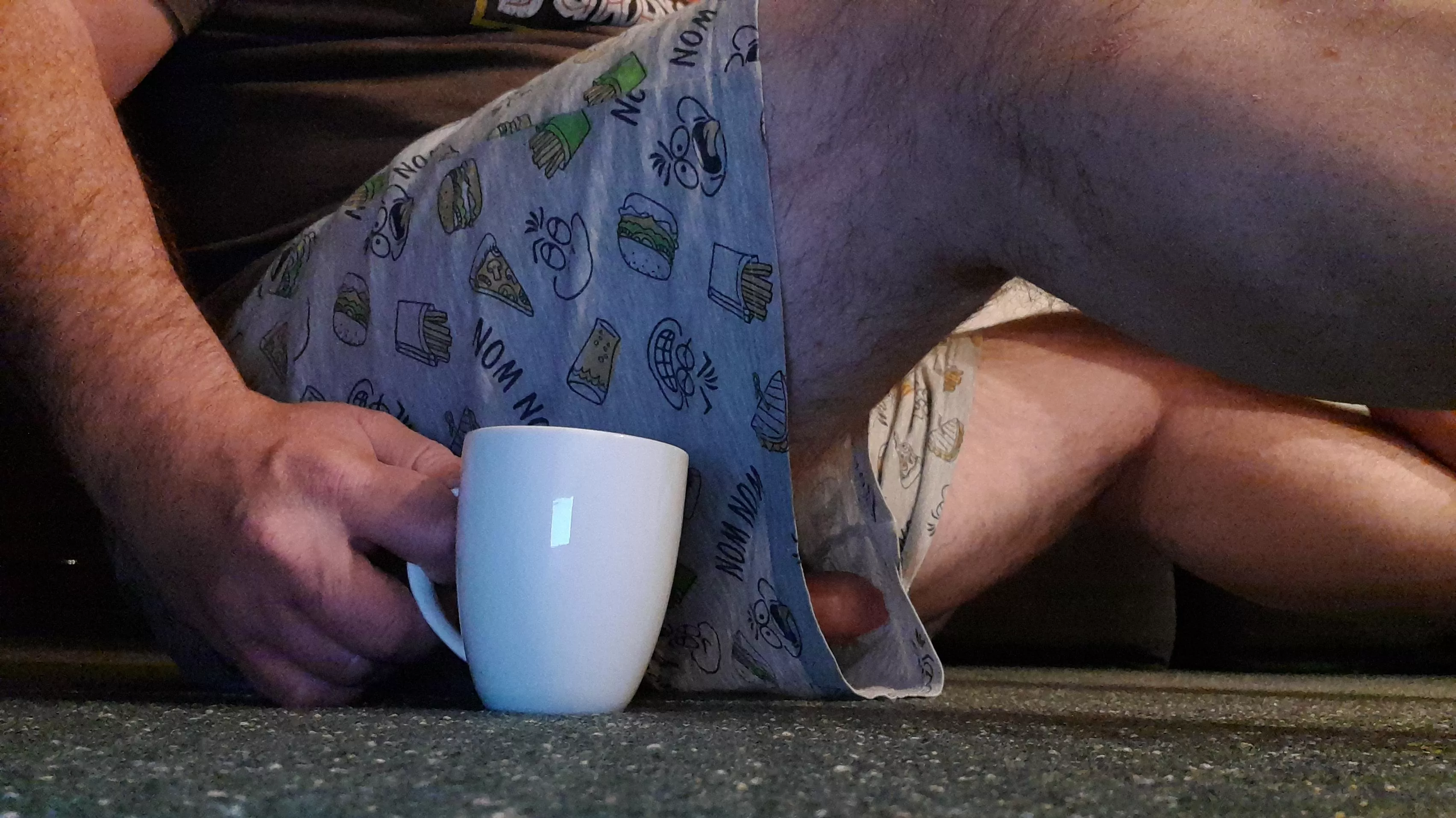 (43) hot cuppa posted by flimsymask