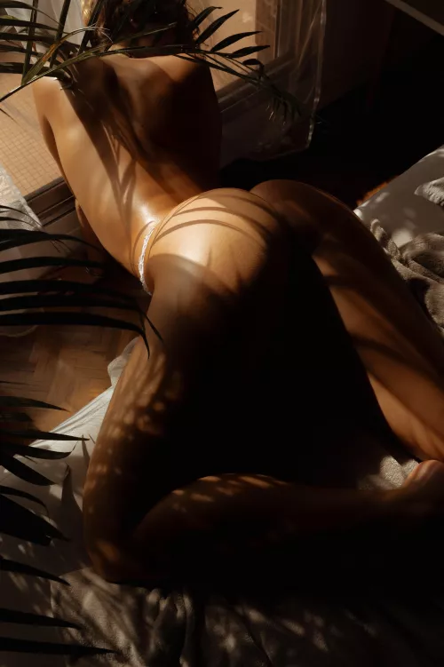 Beautiful body under the sun (by Kevin Arnaud) by KevinArnaud