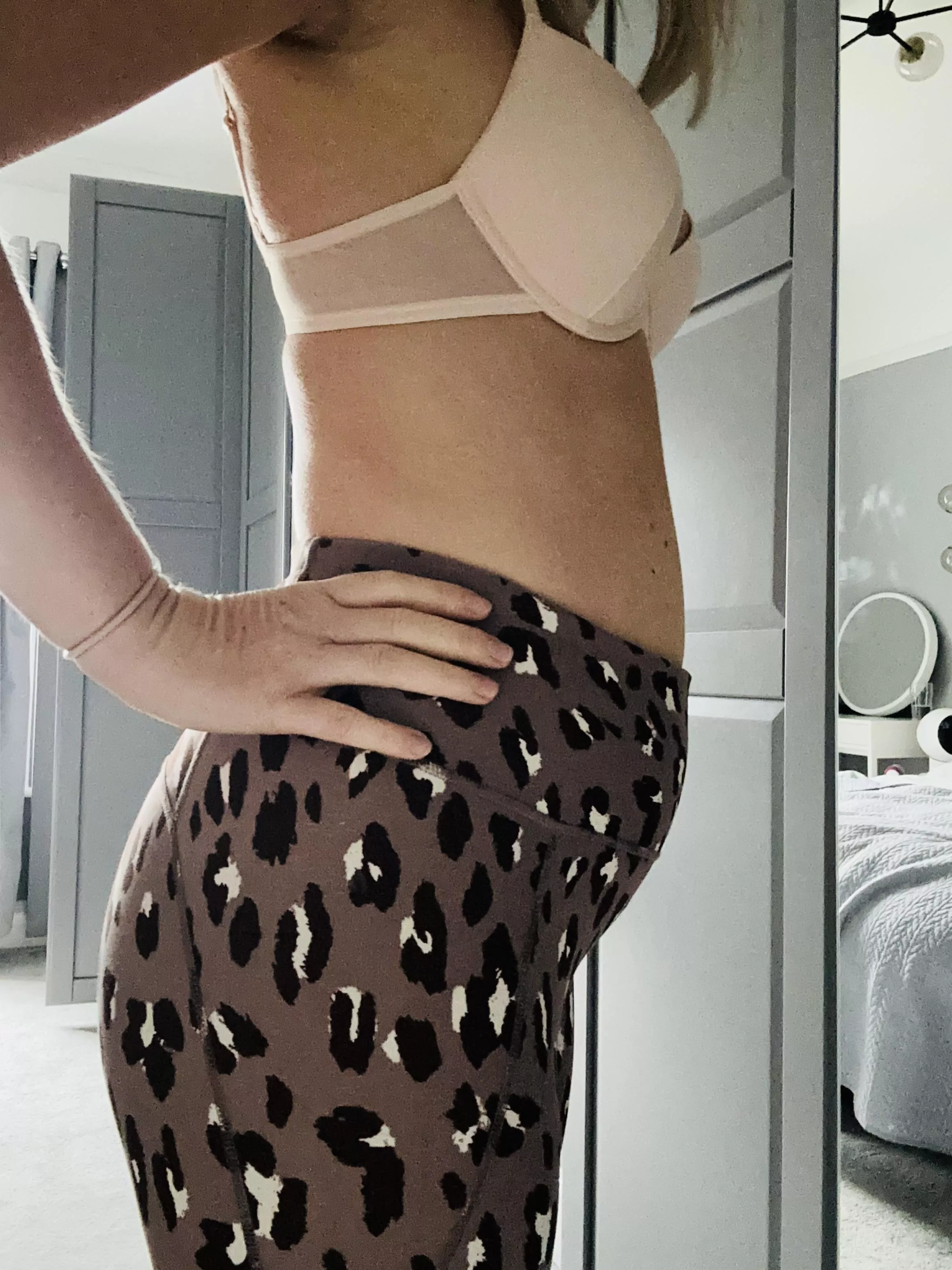 Come and rub my tummy posted by laurarosevip