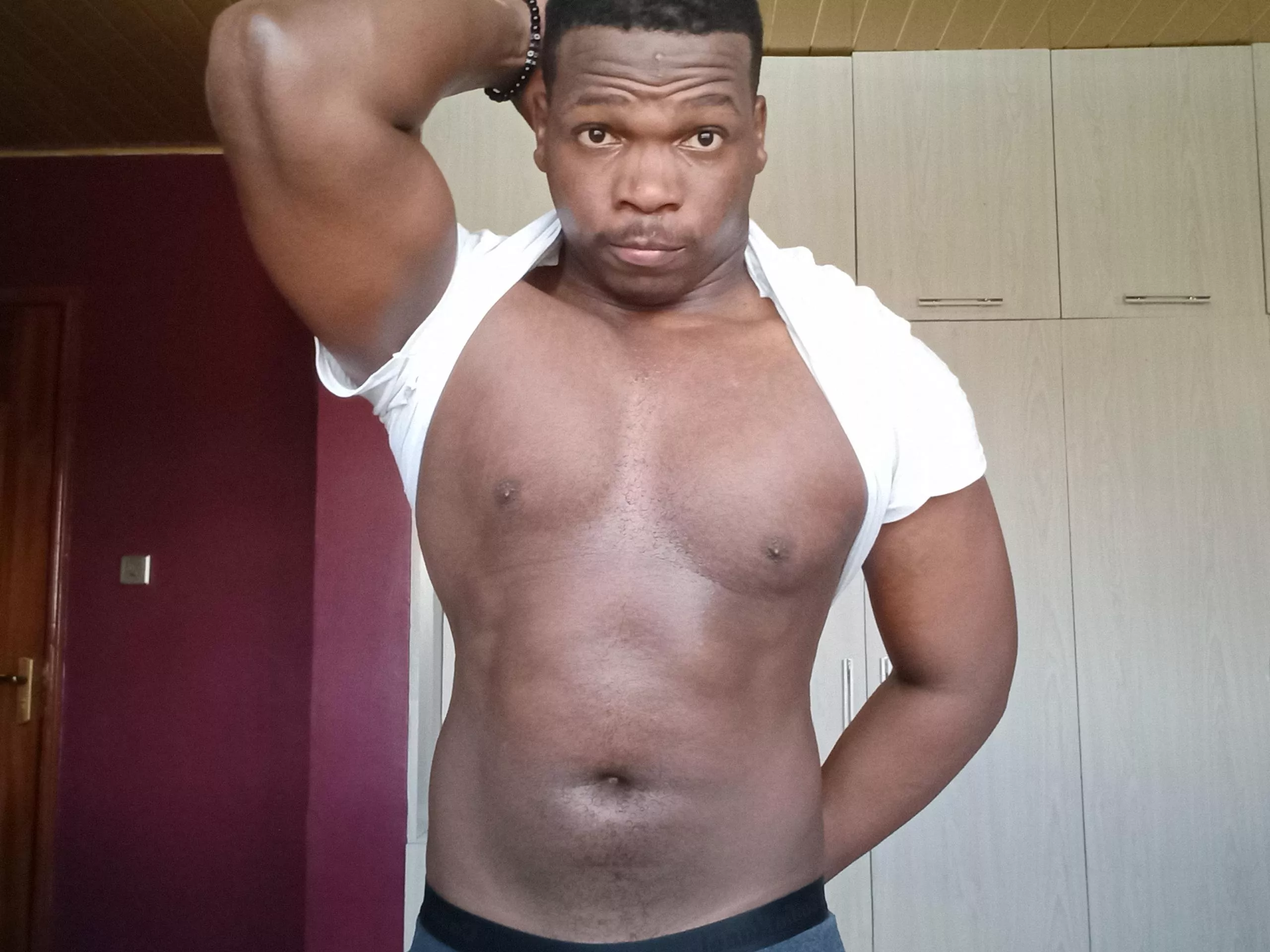 Current me is killing it with the workouts 🙃 posted by vl_aar