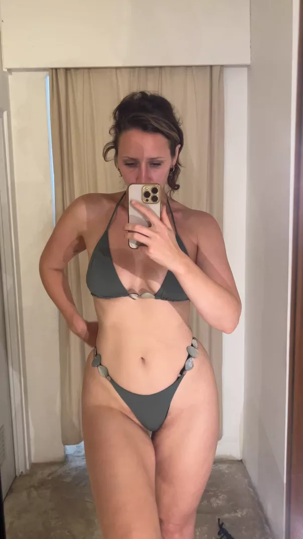 Do you like my bikini? posted by Melody_Meyer