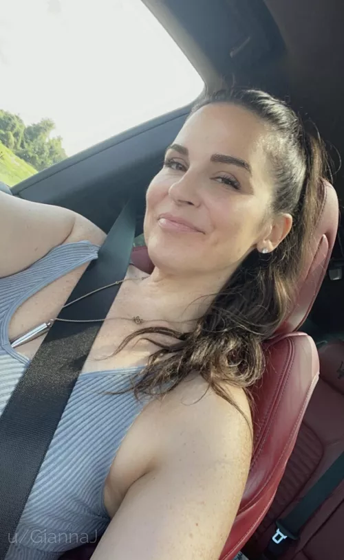 Don’t let the cute dimples fool you, this milf loves a good facial by GiannaJ