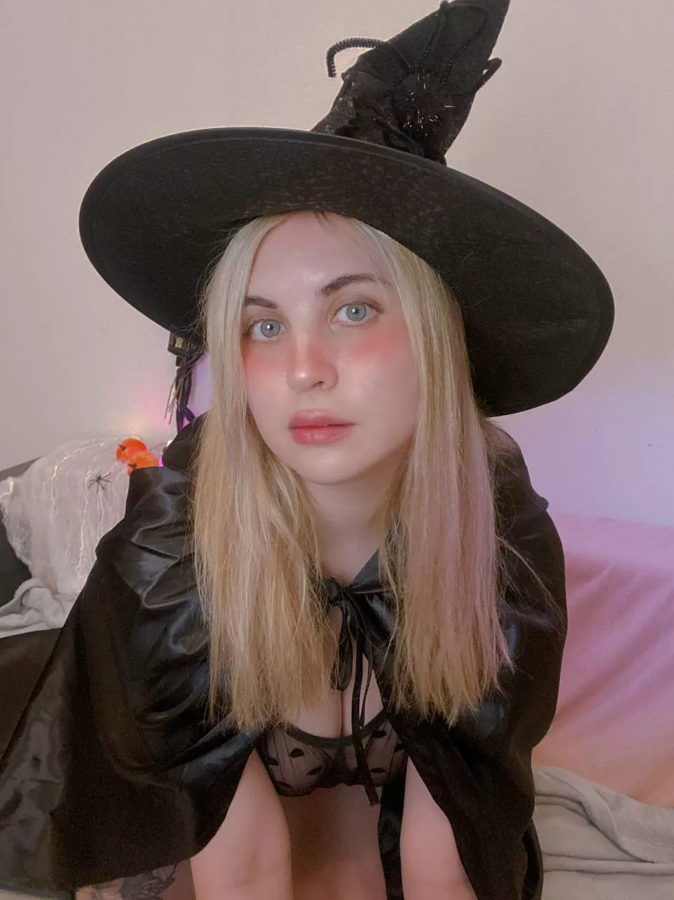 feel so lonely posted by pawwsup