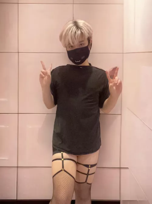 First post >< am I fem enough ? by jaydensissy