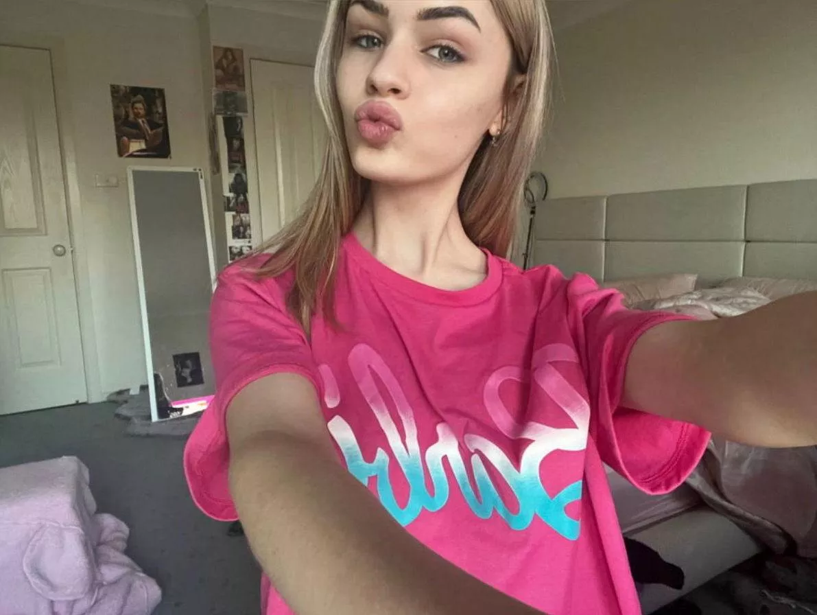 have you ever dated a gamer girl before? posted by doll_eyesblue