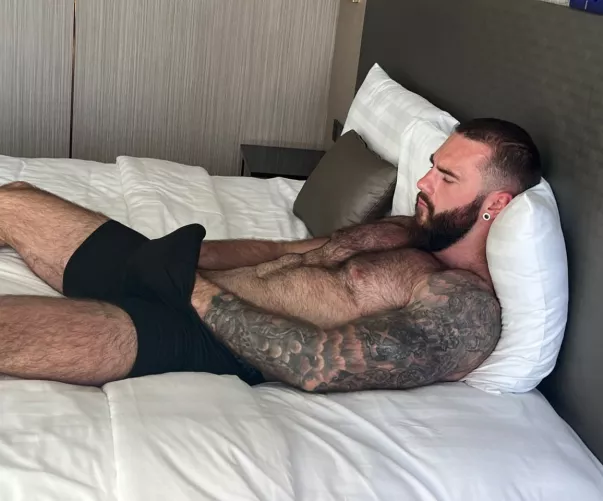 I have been told my body isn’t attractive. What do you think ? by bwarren106