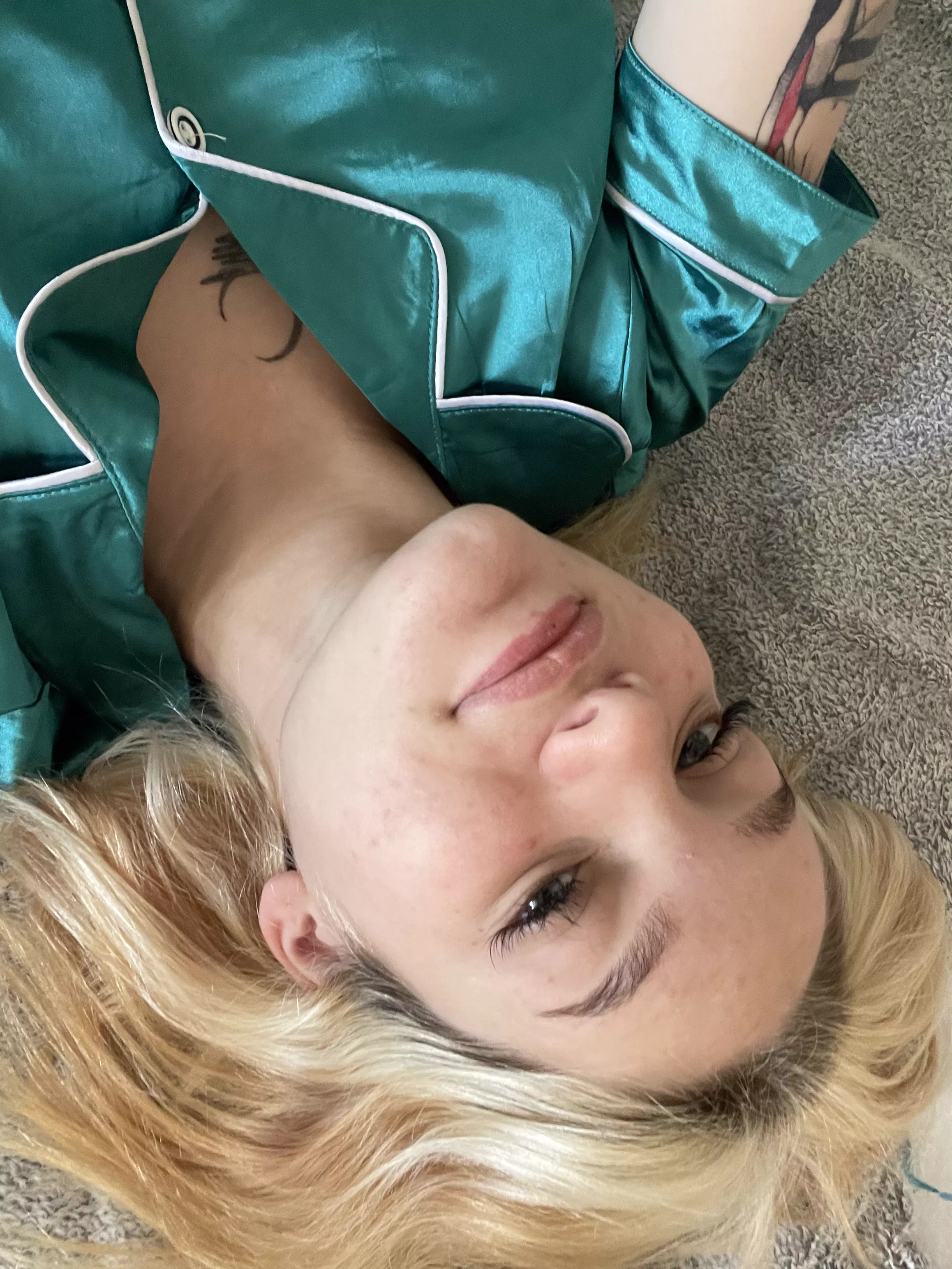 I just turned 18, heyyy posted by wondercutie