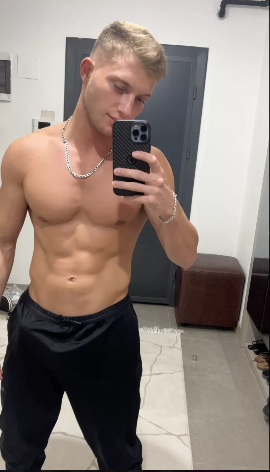 It's hot outside today posted by WorthlessEloquence