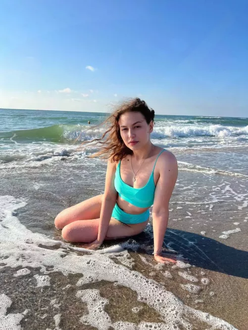 My friends told me I have amillion dollar pussy by Critical-Name-1117