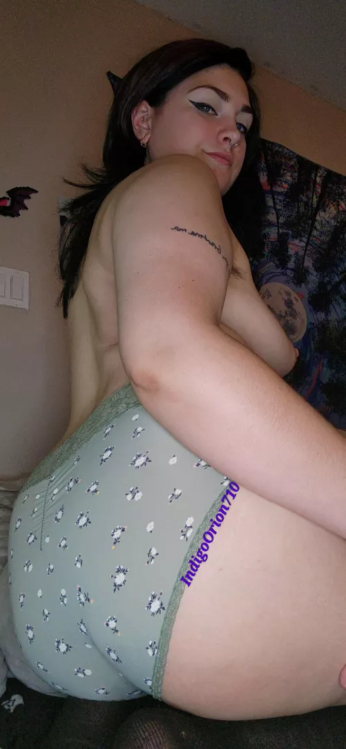 My panty drawer is restocked with plenty of options to choose from, plus add-ons! Fetish friendly, menu is pinned, DM for drawers ♡ [selling] [US] by IndigoOrion710