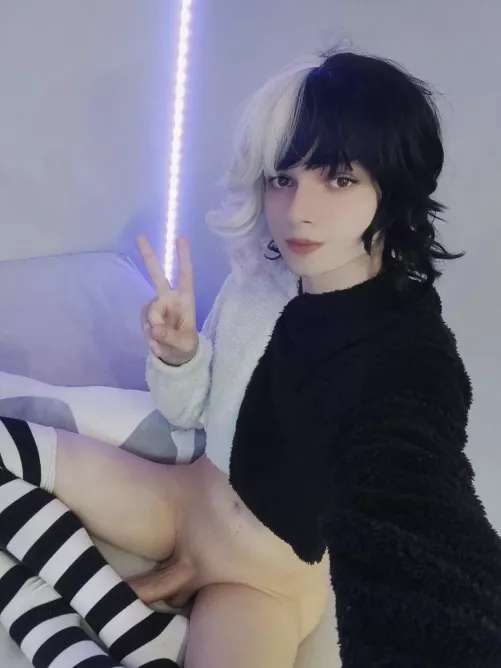 Say hi if you want to suck it 😘 by MaxHamster69