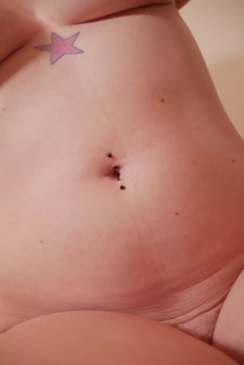 Showing off my bellybutton last night 😈 by FoxyPantina