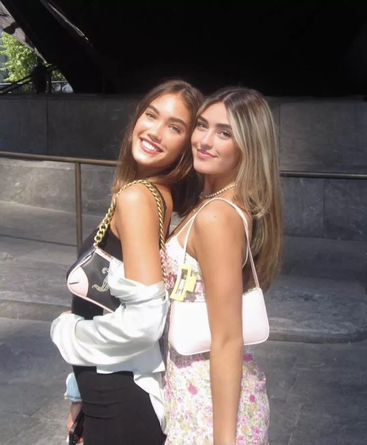 sister sister [2] posted by devilndaisies