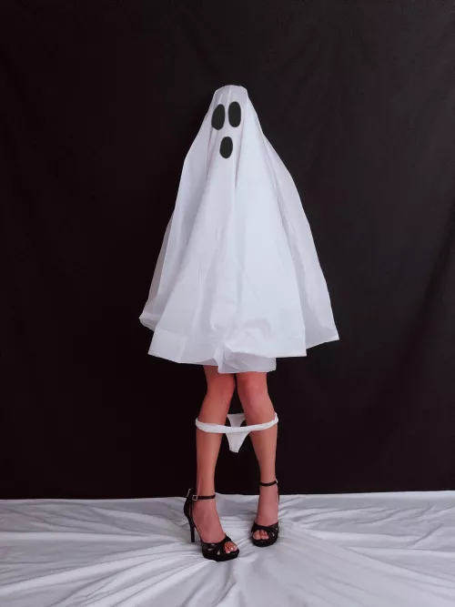 Something fun for spooky season by VitaminRae