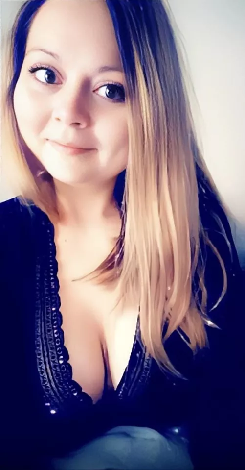 Taking a break but loving my followers cock for the first time!! by melissa437