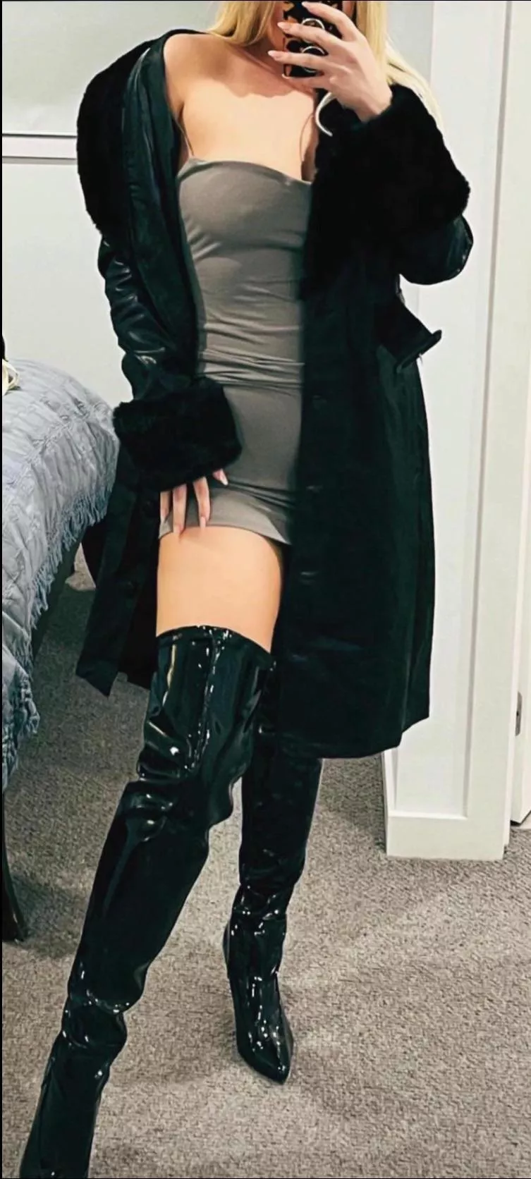 The perfect fall outfit 🍂 posted by MistressLolaInLatex