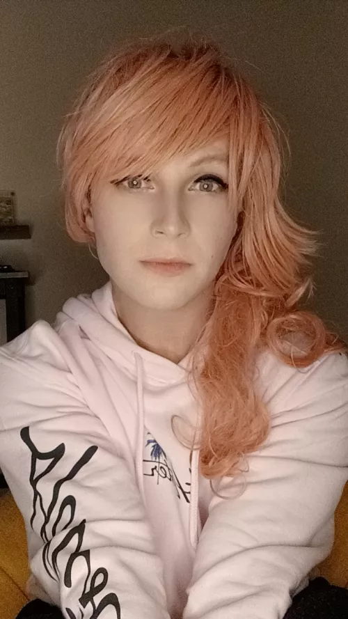 Trying a more natural make up look recently :3 by Pebbelles