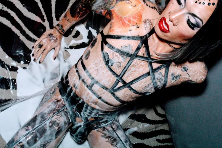 wish I could be in a bath of this stuff... by siennawyn