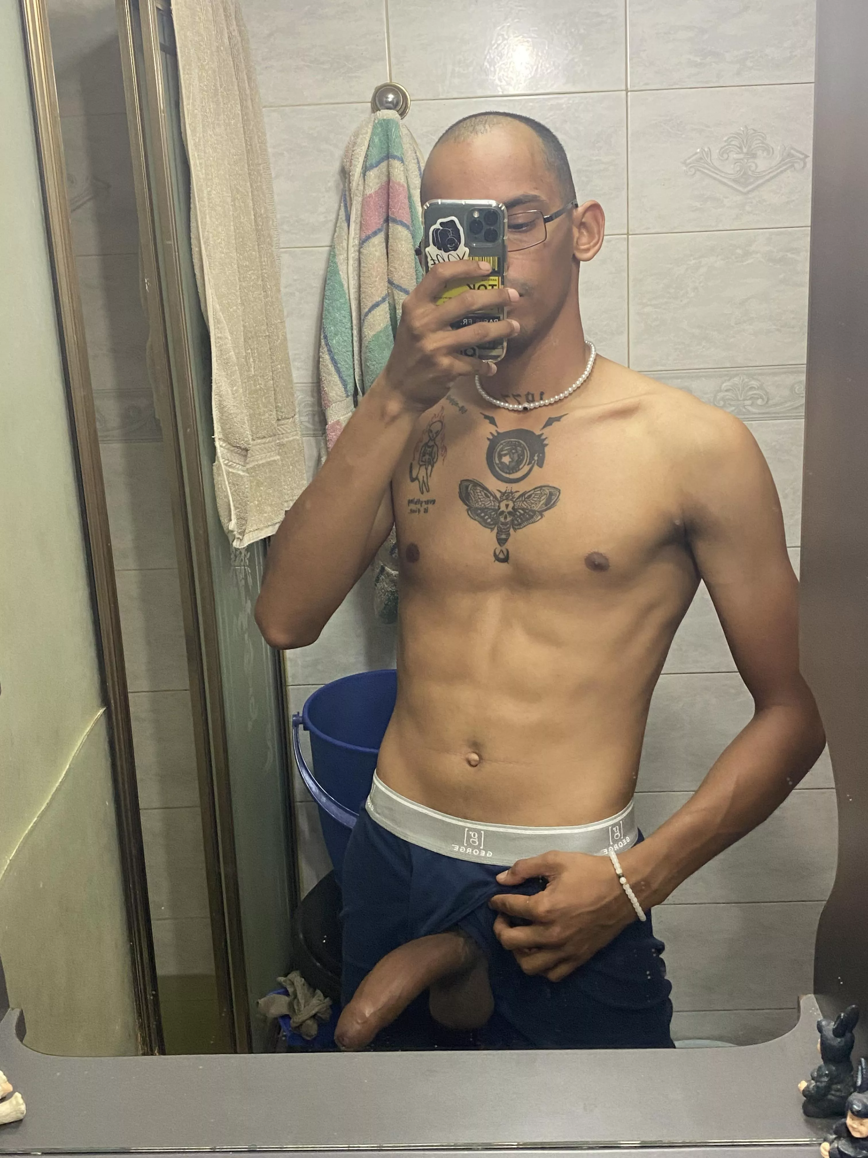 [21] heard you like the extra big hot dogs posted by Big-Cinamon