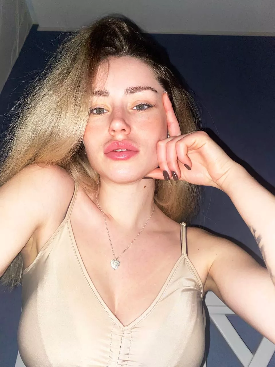 A selfie a day keeps the bad boys away, loving my glow this morning posted by Cloudzyo