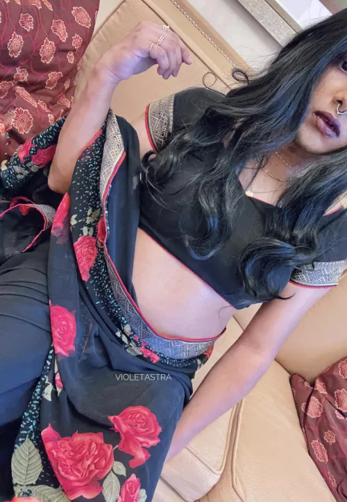 Any fantasies for a 5’4” housewife? 😈 by violetastra