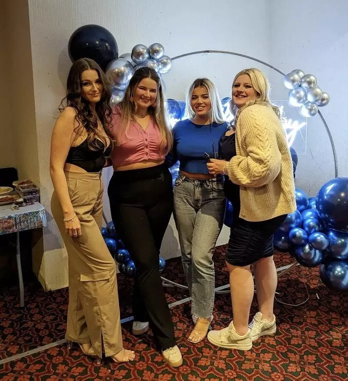 Average girls posted by Careless-Dust8647