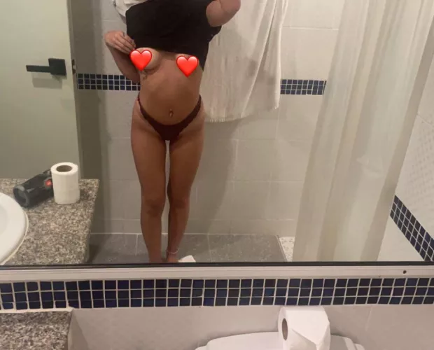 Borde jag visa tuttarna helt? 🫢 by Timaket