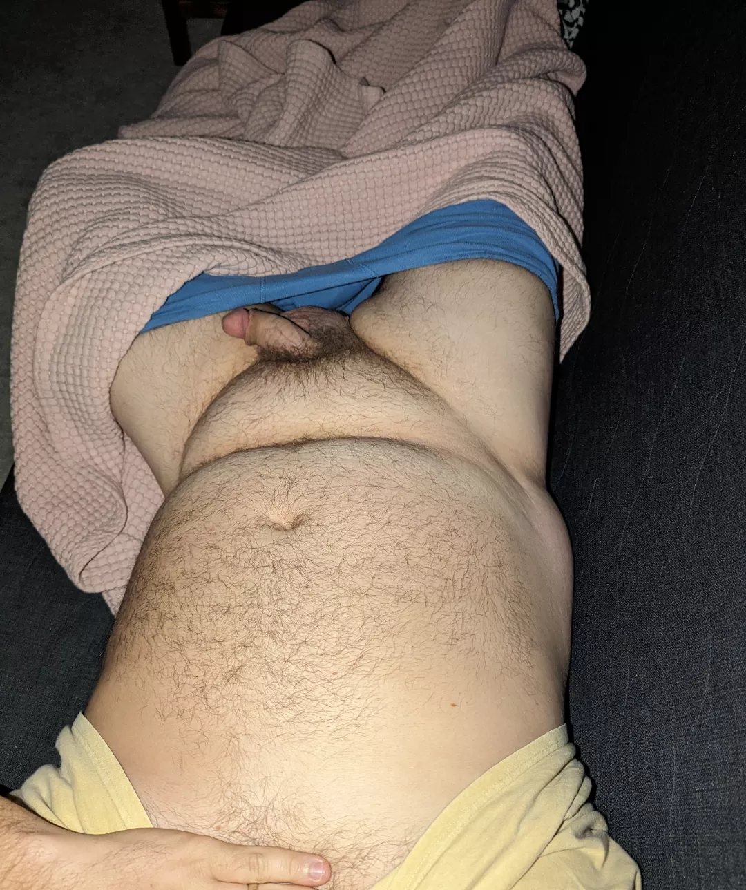 Come lay down and get handsy posted by Chubby_Eng