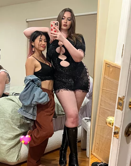 Damn..casually just resting the arm on her head by Powerful_Company9876