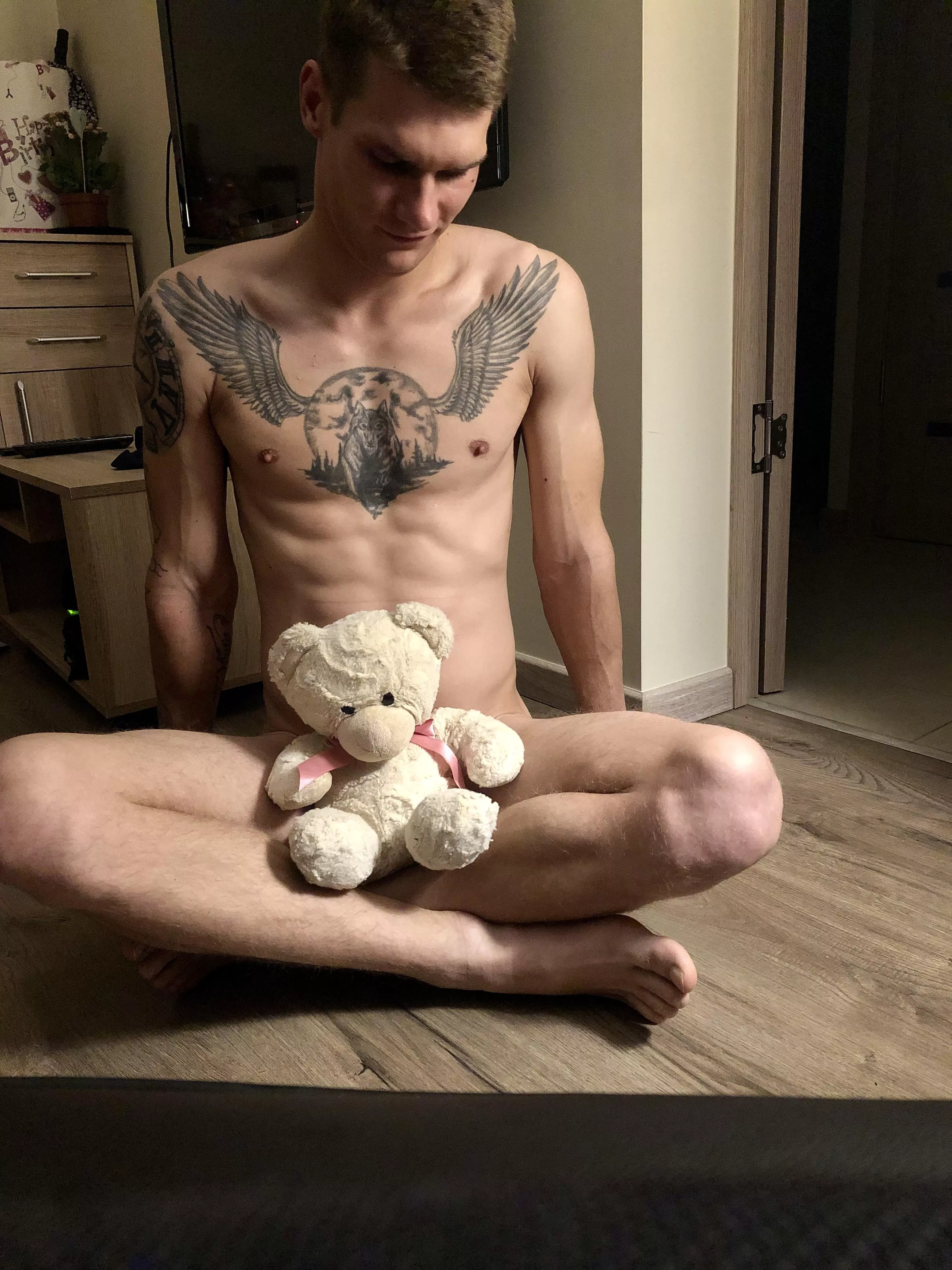 Find out what he’s hidding! posted by DesignerYak25