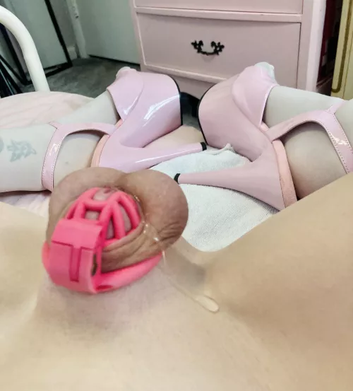 How did I get so weak that I came hands-free in chastity? by Luci_Belle