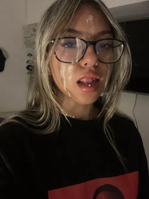 I think wearing glasses makes me hotter by Ashly4786