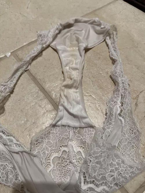 I wasn’t able to get much discharge on these but they smell AMAZING. Would you take a sniff? by cheeky_charm