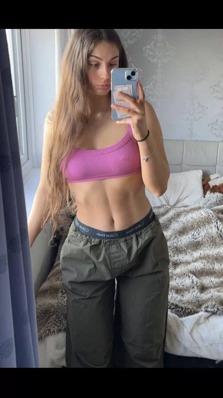 Izzy looks so sexy in pink posted by HornyJoshy2023