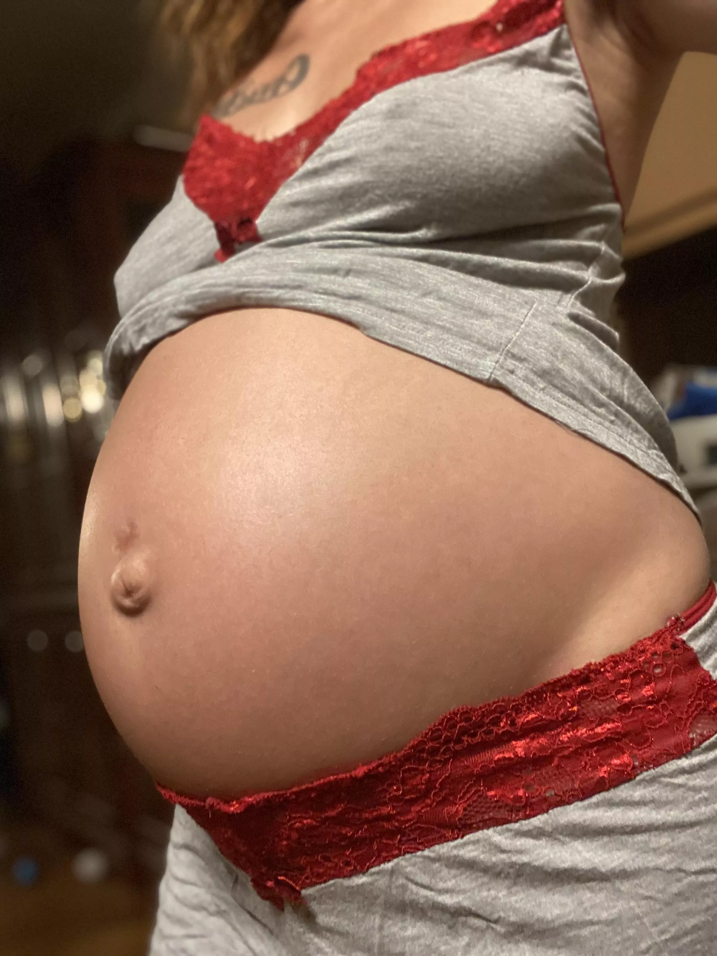 Need some belly rubs posted by Ninajaneexx