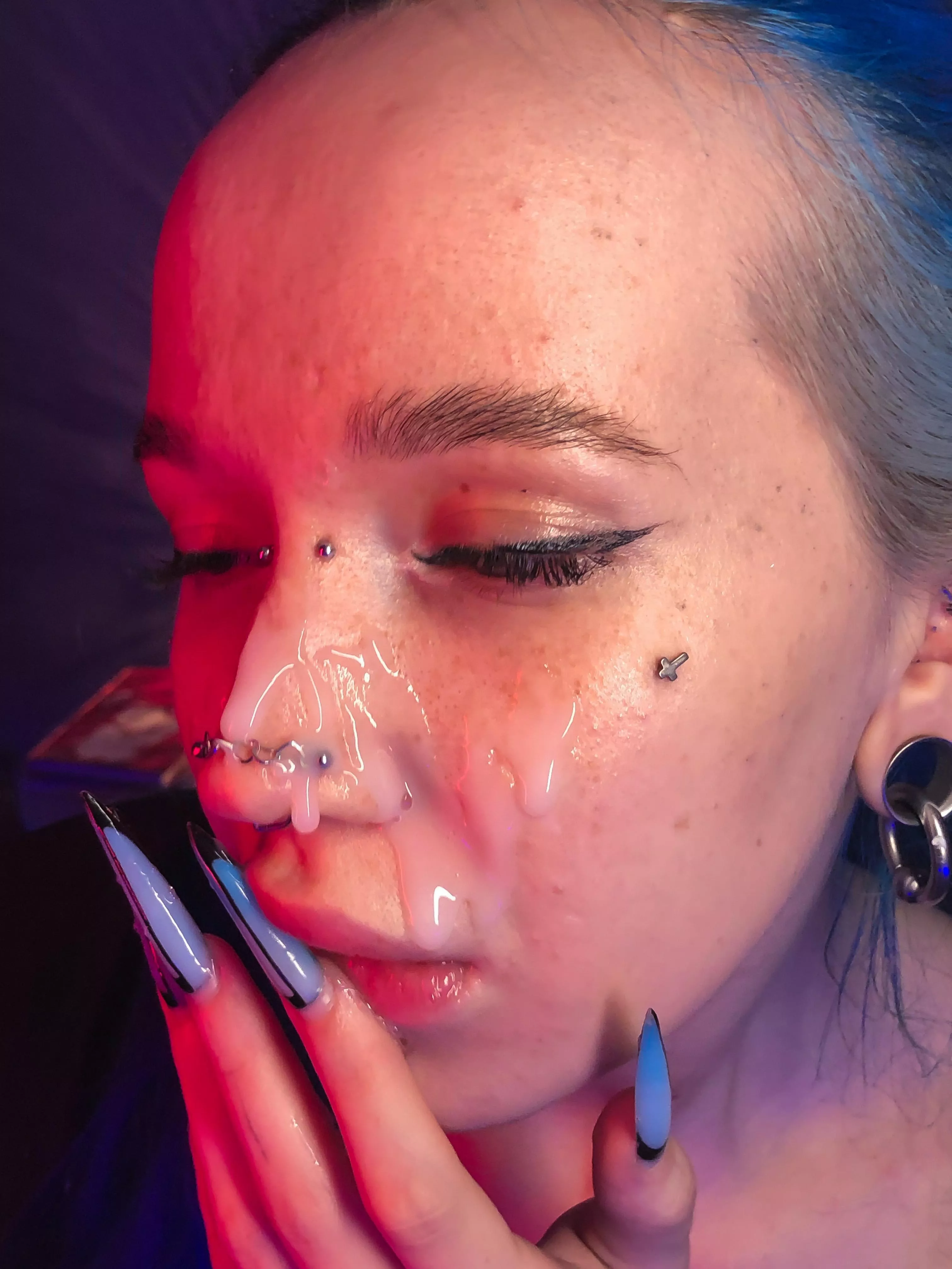 Photo after a passionate blowjob posted by Scarletty62