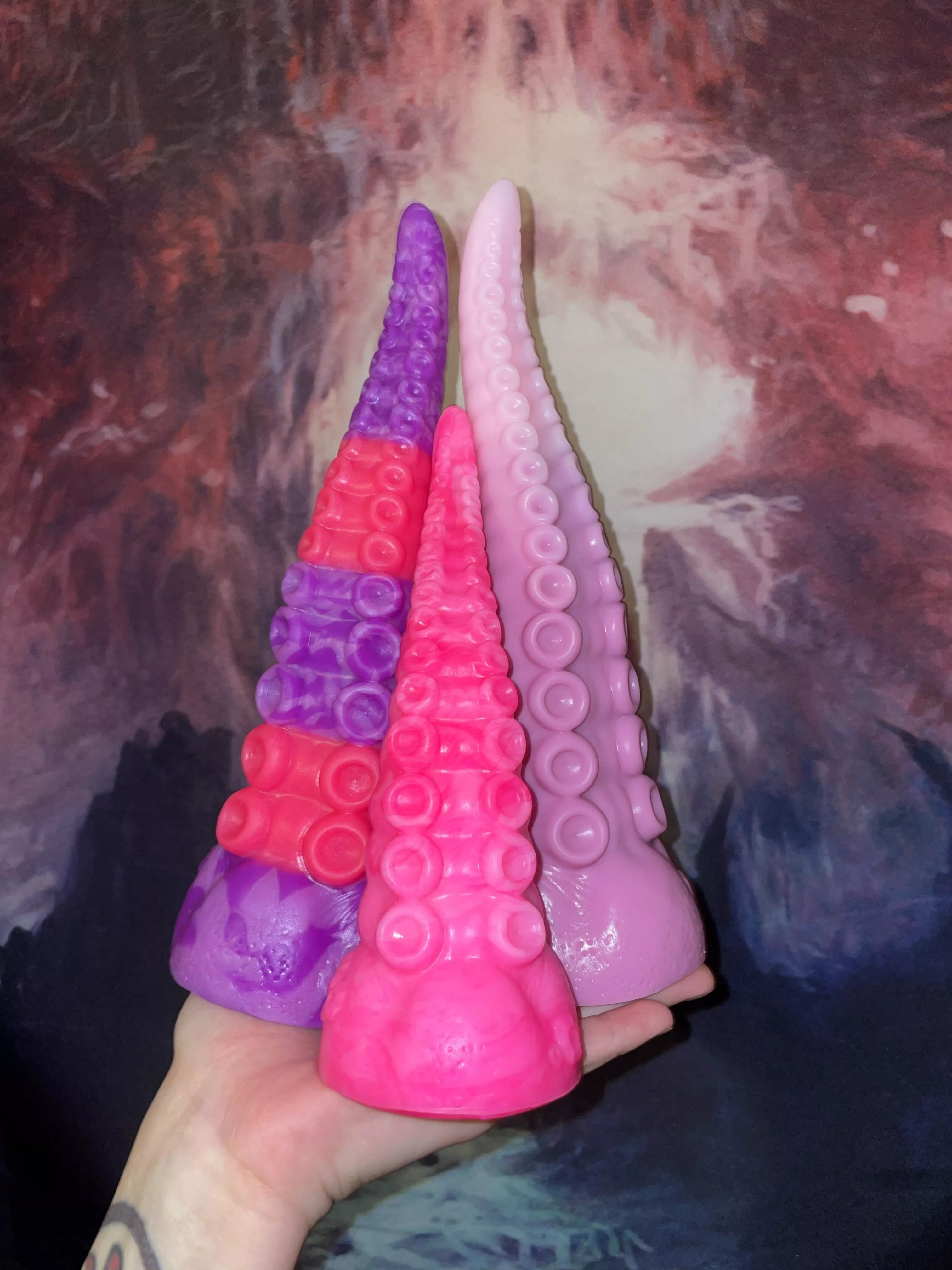 tentacle tuesday💕💜🩷 posted by tomoe-chan