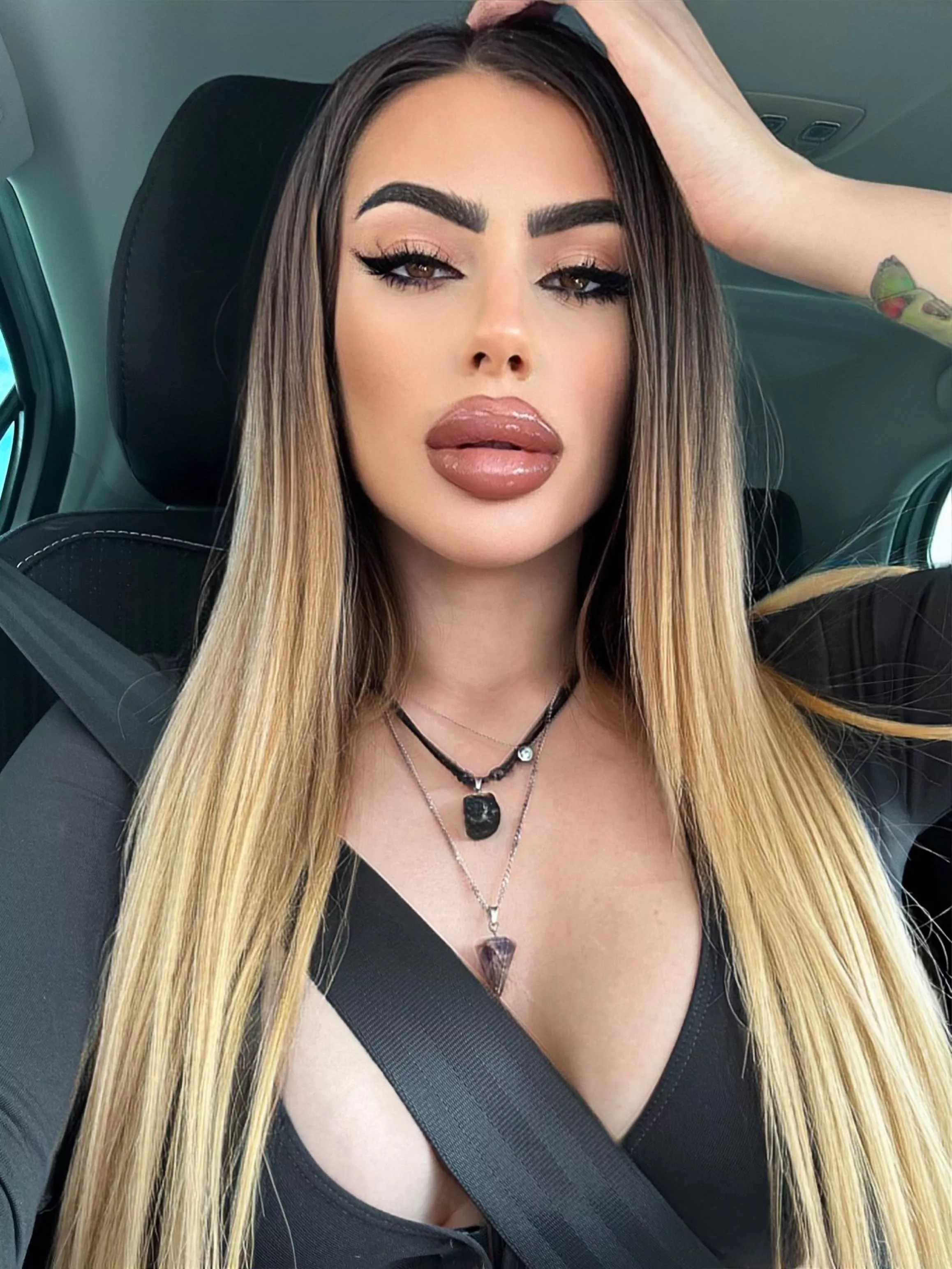 The best way to decorate the face of a bimbo is a good cumshot. posted by leahxtravis