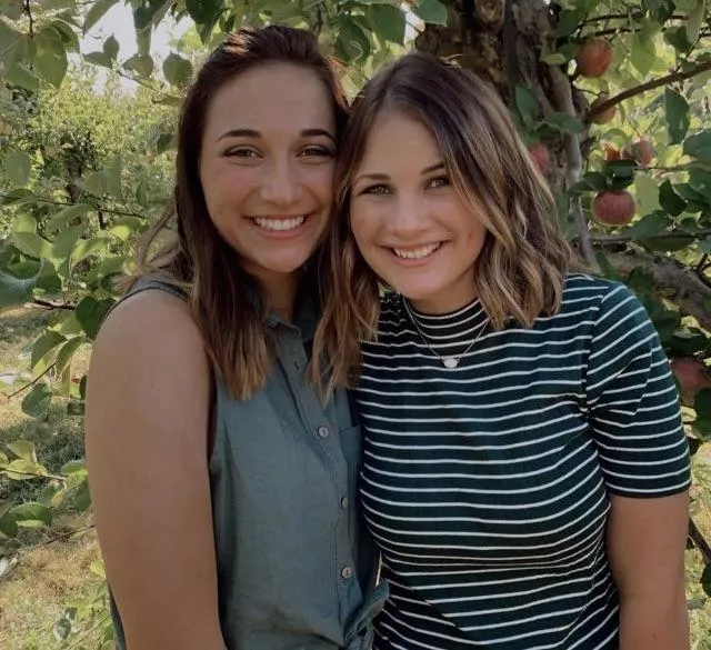 Which sister gets your jizz? [2] posted by steflandingpad