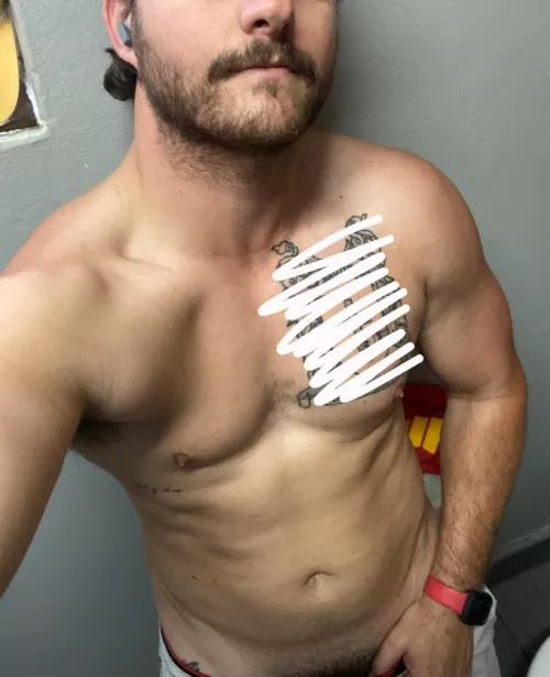 Why do gym selfies feel so weird by RandomThrowAusaway