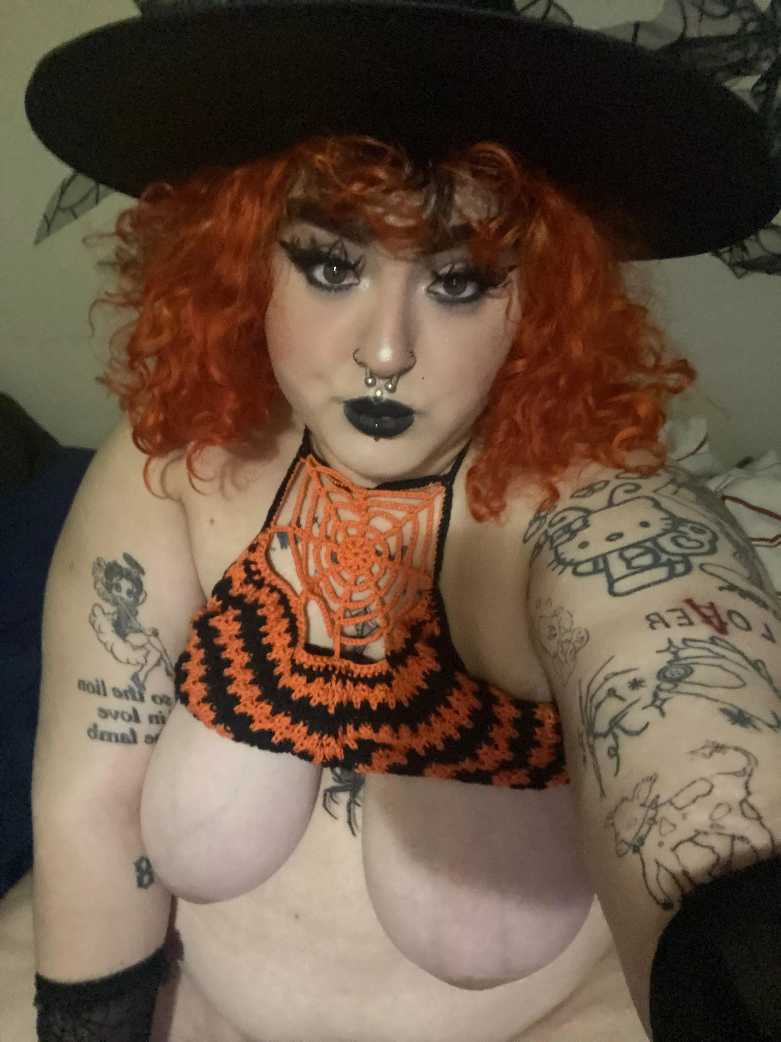 🦇witch vibes posted by lovemevibe