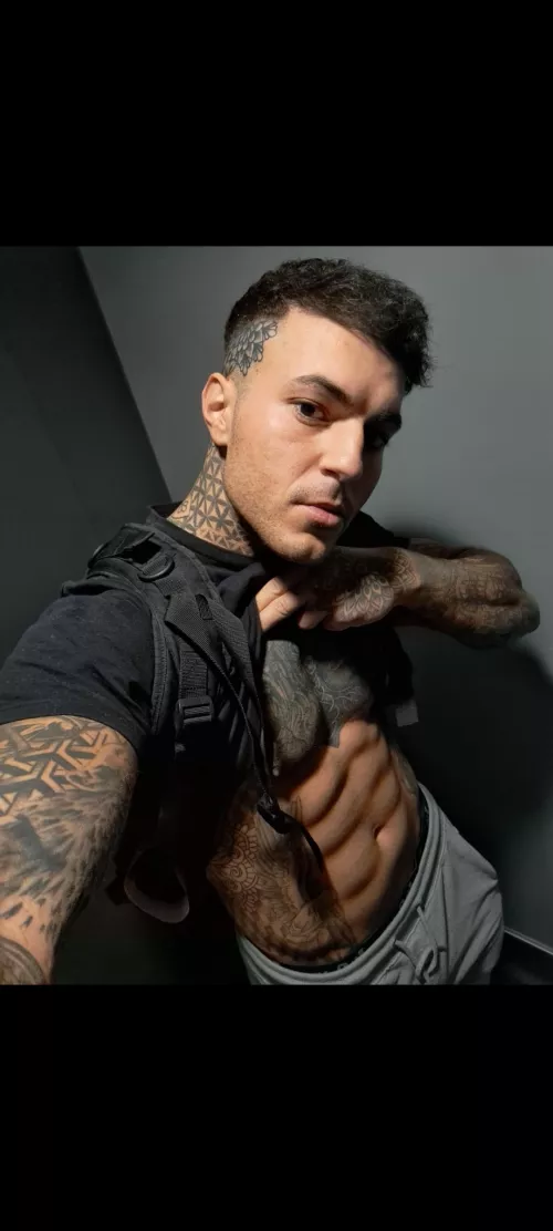 Ab check ;) by bahamianDowel769